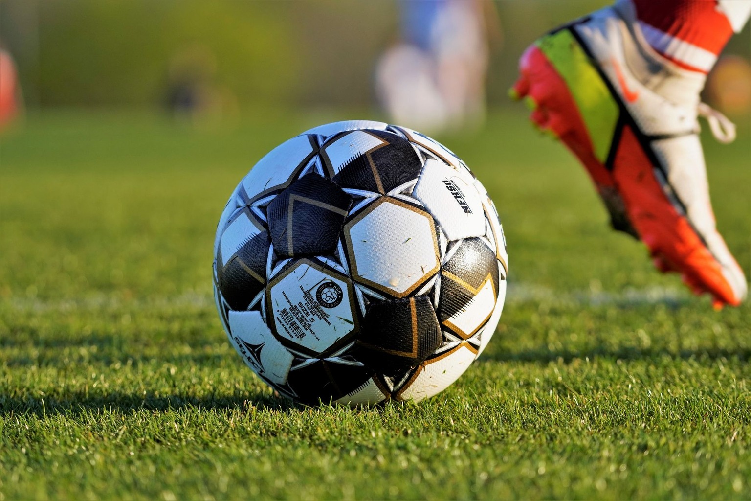Estrategias para apuestas en ligas menores de fútbol — Selección del mercado: dónde existe valor matemático verificable
