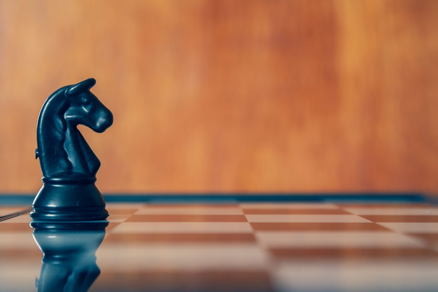 Cómo ganar en apuestas deportivas con estrategias de cuotas bajas — Psicología y disciplina aplicadas al juego rentable